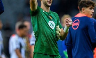 欧冠小组赛焦点：曼城与巴萨的战术博弈与球星对决