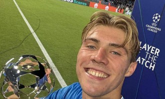 霍伊伦两射一传！8场7球冠绝欧冠！